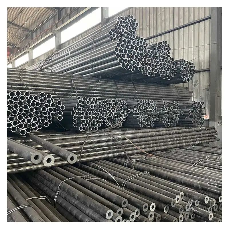 Slightly Oiled Seamless Carbon Steel Pipe for Construction in Round Square and Rectangle Pipes Various Shapes